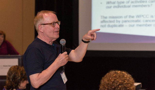 Poul Ejby Rasmussen di Pancreasnetvaerket i Danmark parla alla conferenza inaugurale della World Pancreatic Cancer Coalition a Orlando, in Florida, nel maggio 2016.